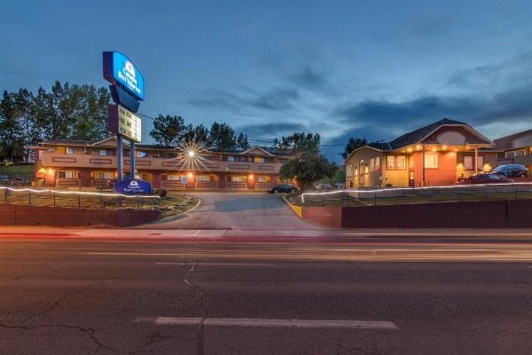 Canadas Best Value Inn Calgary Chinook Station image 1