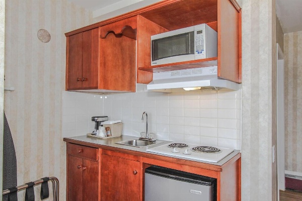 Canadas Best Value Inn Calgary Chinook Station image 12
