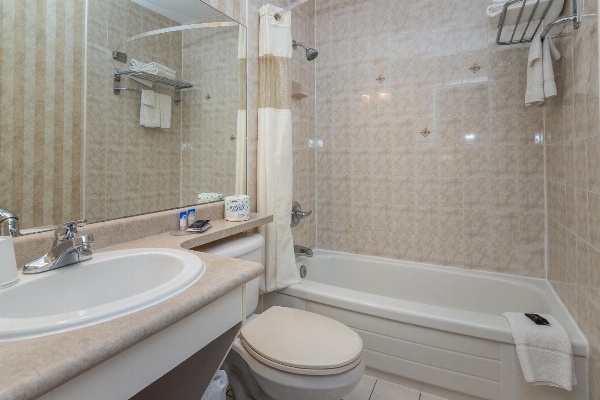 Canadas Best Value Inn Calgary Chinook Station image 13