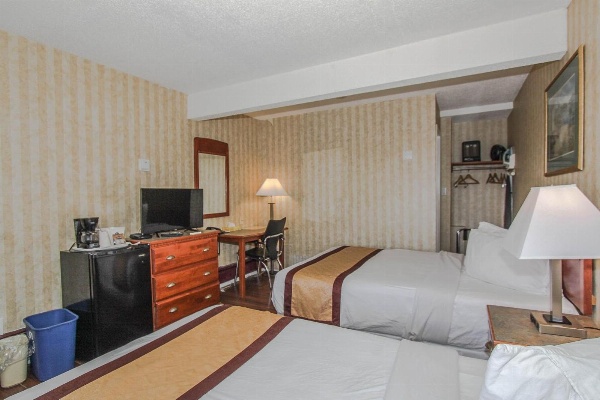 Canadas Best Value Inn Calgary Chinook Station image 19