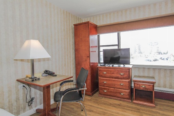 Canadas Best Value Inn Calgary Chinook Station image 5