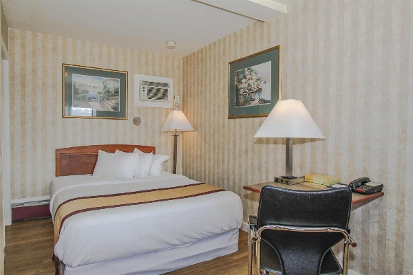 Canadas Best Value Inn Calgary Chinook Station image 6